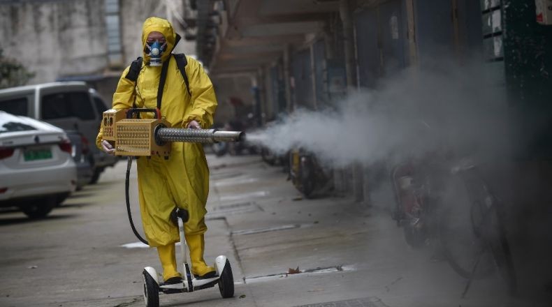 Virus Korona Bisa Bertahan 3 Jam di Udara, 3 Hari di Permukaan Plastik