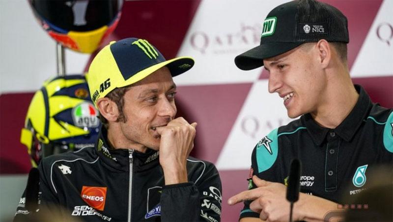 Daripada Pensiun Valentino Rossi Disarankan Gabung Tim SRT Yamaha