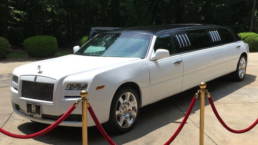 Pernah Main Film, Rolls-Royce Ghost Limosin Kloningan Ini Dijual Murah