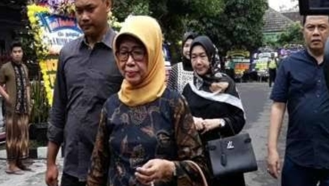 Ibunda Jokowi Wafat, Jajaran Menteri Diminta Tetap di Jakarta Atasi Corona
