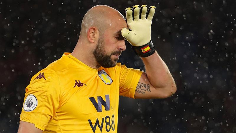 Kiper Aston Villa Pepe Reina Akui Merasakan Gejala Virus Corona