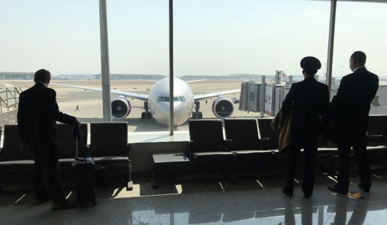 Wabah Virus Corona, Rusia Hentikan Semua Penerbangan Internasional