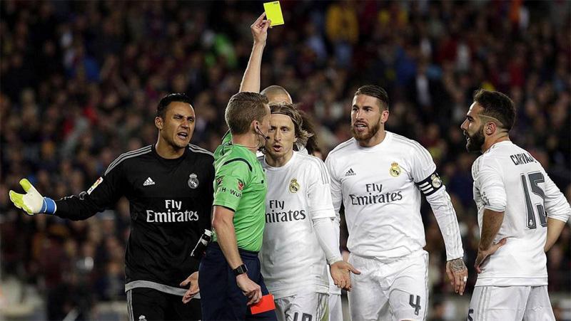 Termasuk Sergio Ramos, Ini 5 Raja Kartu Kuning di Liga Spanyol