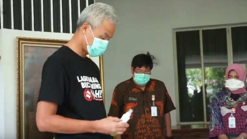 Ganjar Pranowo Dikritik Netizen Gegara Tanya Harga 5 Botol Madu