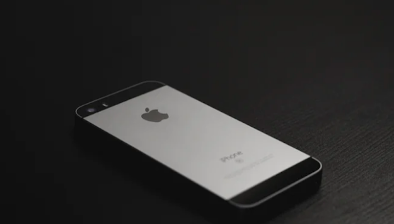 Apple Store Ungkap Pelindung Layar untuk iPhone SE 4,7 inci