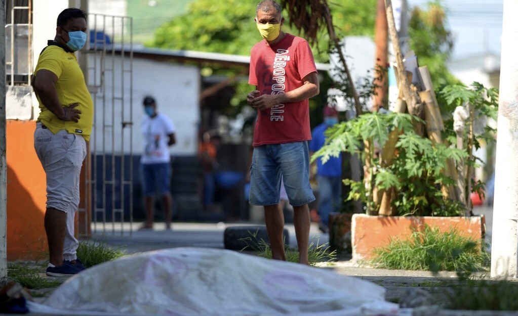 Viral, Tentara Ekuador Evakuasi 150 Mayat Korban Virus Corona di Jalanan dan Rumah