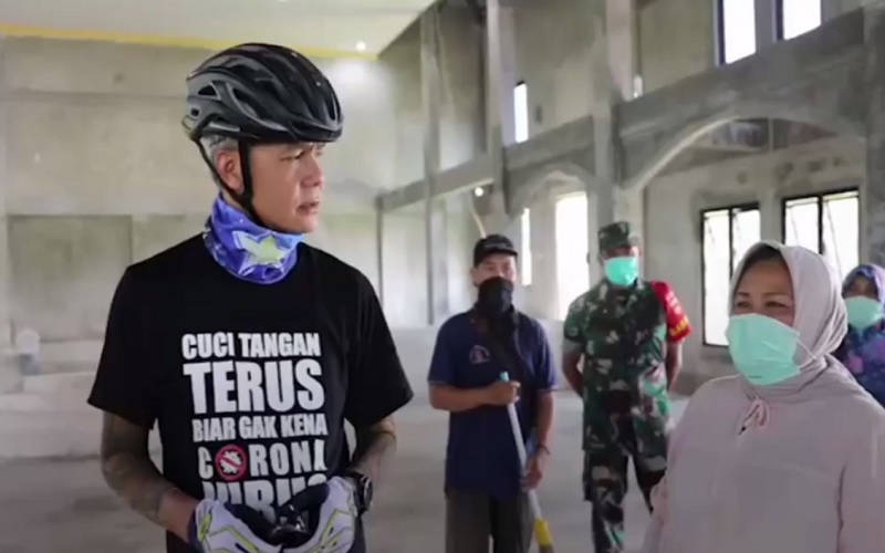 Ganjar Pranowo Blusukan ke Kampung Cek Tempat Isolasi Pemudik