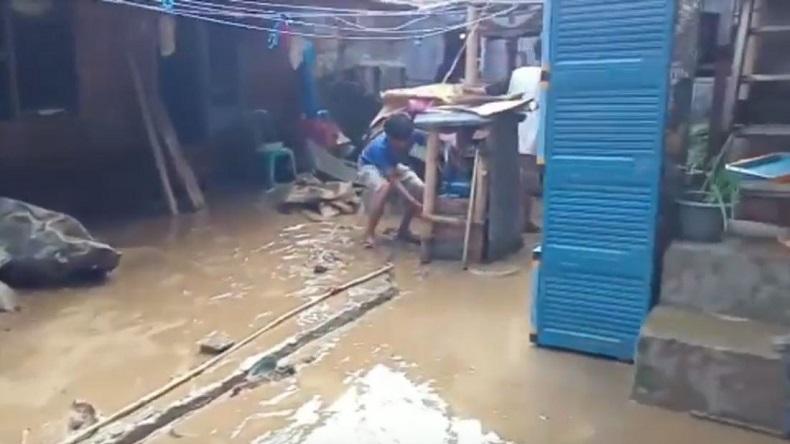 Pascabanjir di Tana Toraja, Warga Mulai Bersihkan Rumah dari Lumpur