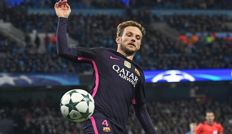 Barcelona Ingin Tukar Rakitic dengan Bek Sevilla