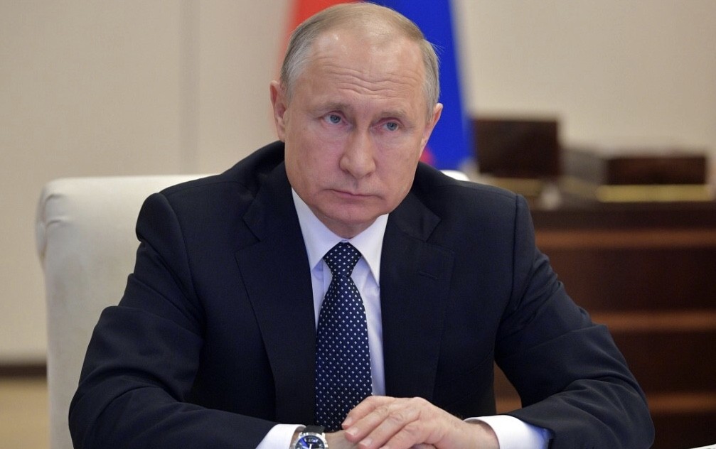 Vladimir Putin Guyur Tenaga Medis yang Tangani Pasien Corona dengan Bonus Rp2 Triliun