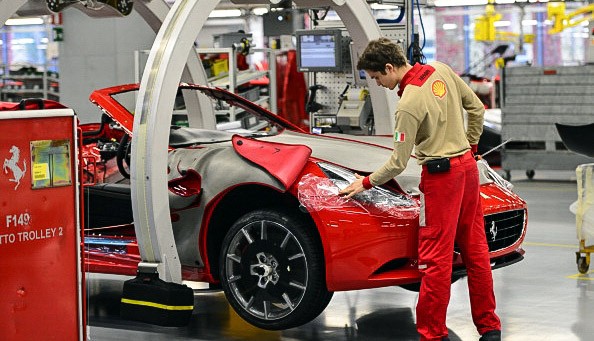 Ferrari Akan Tes Kesehatan Karyawan dan Keluarganya Sebelum Pabrik Kembali Dibuka
