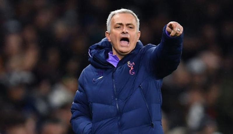 Tottenham Kalahkan Everton, Mourinho Ukir Rekor di Premier League