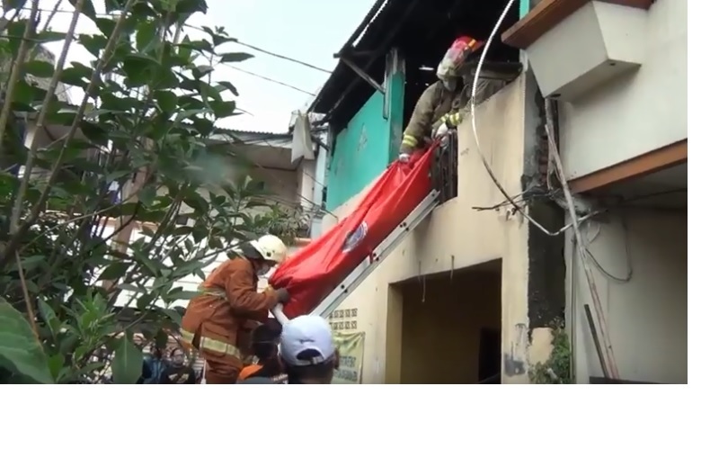 Pria 35 Tahun Tewas Terbakar di Rumahnya di Jelambar Jakarta Barat