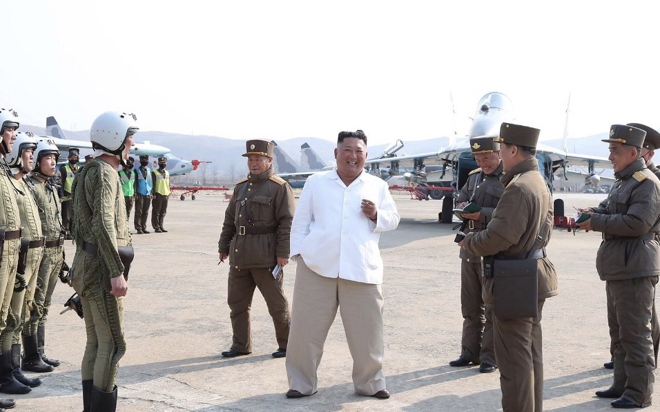 Rapat Parlemen Tanpa Masker dan Duduk Berdekatan, Kim Jong Un Rombak Komisi Negara