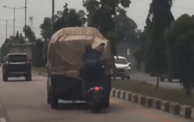 Video Viral Bajing Loncat Beraksi di Jalan Tol Tanjung Mulia Kota Medan