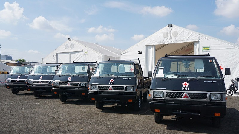 Perangi Covid-19, MMKSI Sumbangkan 5 Unit Mitsubishi L300 ke PMI