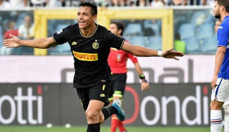 Alexis Sanchez Jalani Karantina Ditemani Model Cantik asal Afrika Selatan