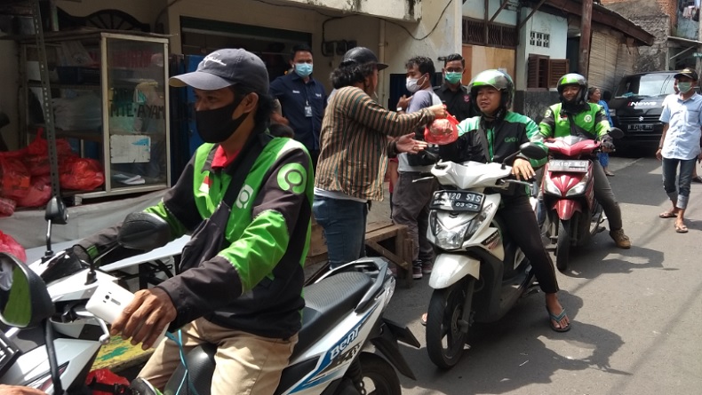 Baja Perindo Salurkan Paket Sembako untuk Tukang Ojek dan Fakir Miskin