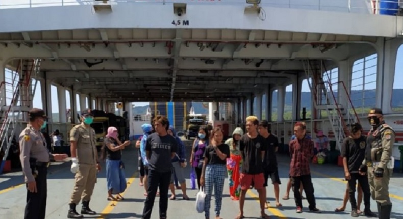 Nekat Berkeliaran di Jalan saat Pandemi Corona, Belasan Anak Punk di Denpasar Dipulangkan