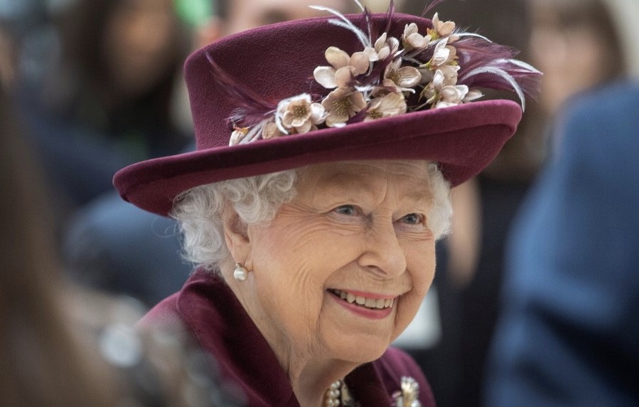 Perayaan Ulang Tahun Ke-94 Ratu Inggris Tanpa Tembakan Penghormatan