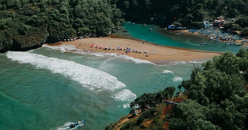 5 Keindahan Pantai Baron di Yogyakarta,  Ada Sungai Laut hingga Bukit Karang