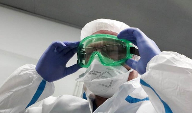 Perangi Corona, ACC Salurkan APD untuk Tenaga Medis