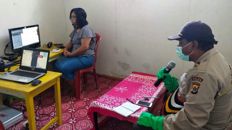 Polisi Sampaikan Imbauan Pencegahan Corona di Intan Jaya Lewat Siaran Radio Gereja