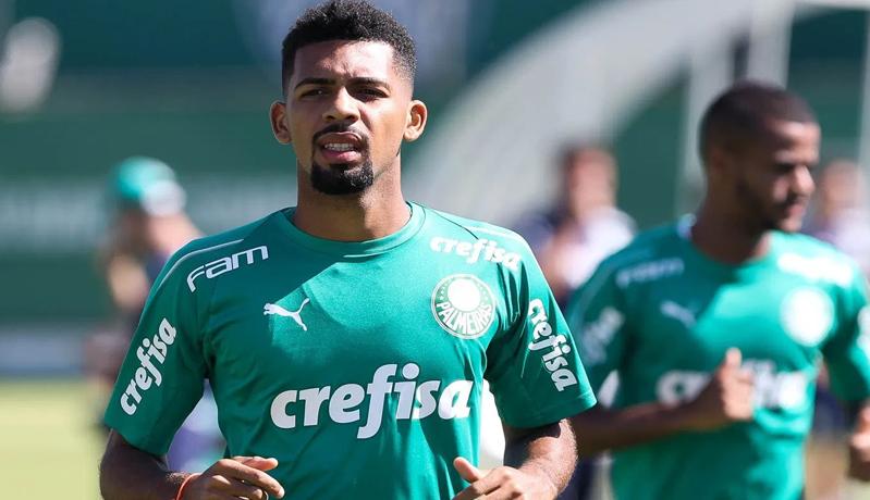 Pemain Muda Brasil Sesumbar Bikin Sejarah di Skuat Barcelona