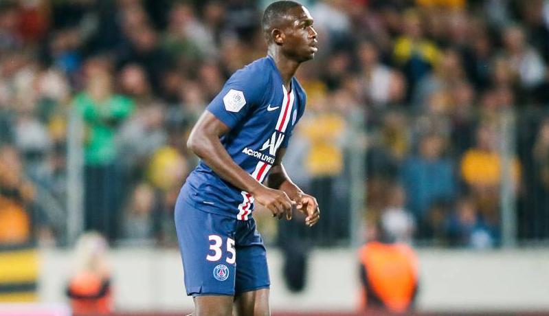 RB Leipzig Yakin Kalahkan Barcelona Dalam Perburuan Bek Muda PSG