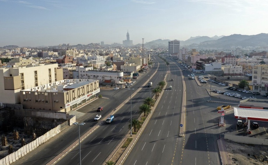 Raja Salman Perlonggar Jam Malam di Arab Saudi, kecuali Makkah