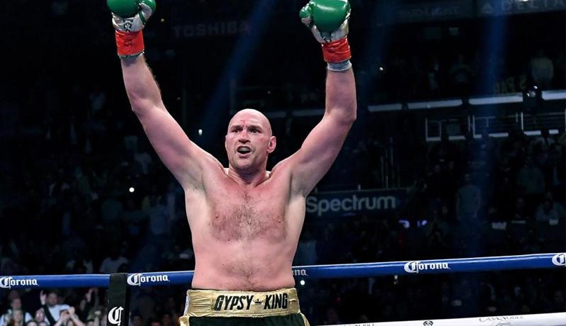 Dalam Waktu Dekat Tyson Fury Tak Akan Hadapi Anthony Joshua atau Deontay Wilder