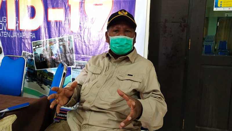 Bupati Jayapura Mathius Imbau Warga Tanam Sayur di Pekarangan Rumah
