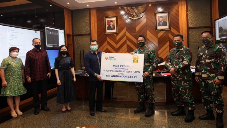 Diterima KSAD Andika Perkasa, Hary Tanoesoedibjo Serahkan 30.000 APD untuk 68 RSAD di Indonesia