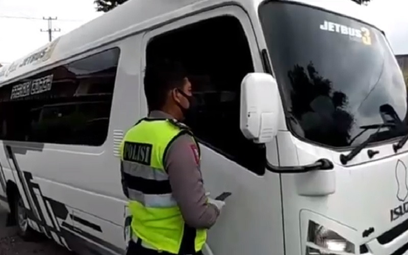 Polisi Akan Panggil Pemilik Travel yang Nekat Antar Penumpang Mudik