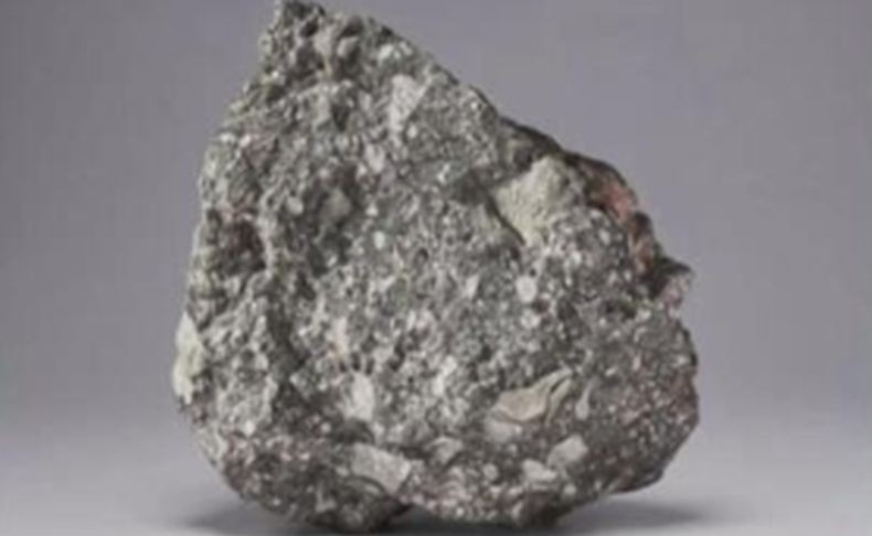 Batu dari Bulan yang Jatuh di Gurun Sahara Dilelang, Nilainya Rp37 Miliar