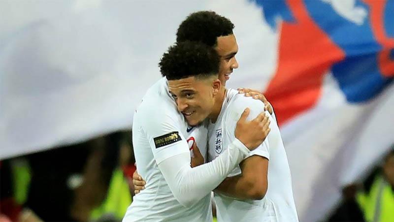 Trent Alexander-Arnold Berharap Jadon Sancho Hijrah ke Liverpool