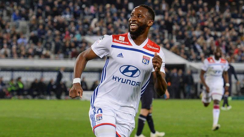 Manchester United Lirik Striker Lyon Moussa Dembele