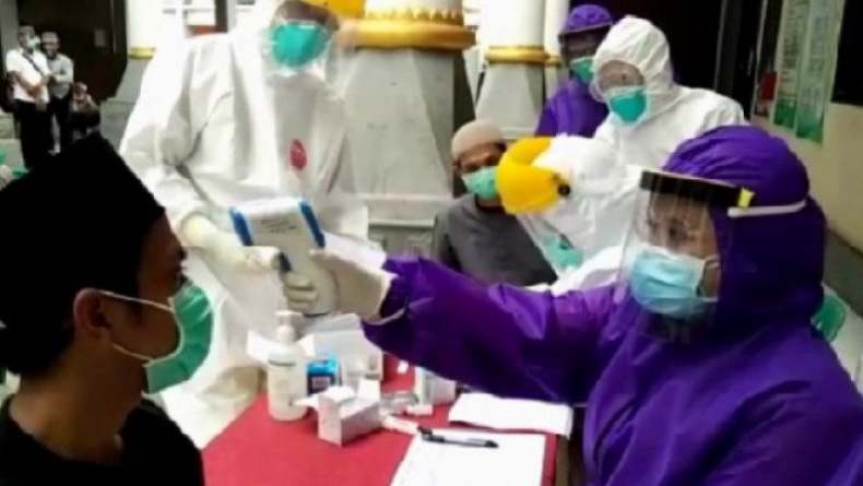 Ratusan Santri asal Kalbar Rapid Test Sebelum Kembali Nyantri di Madura