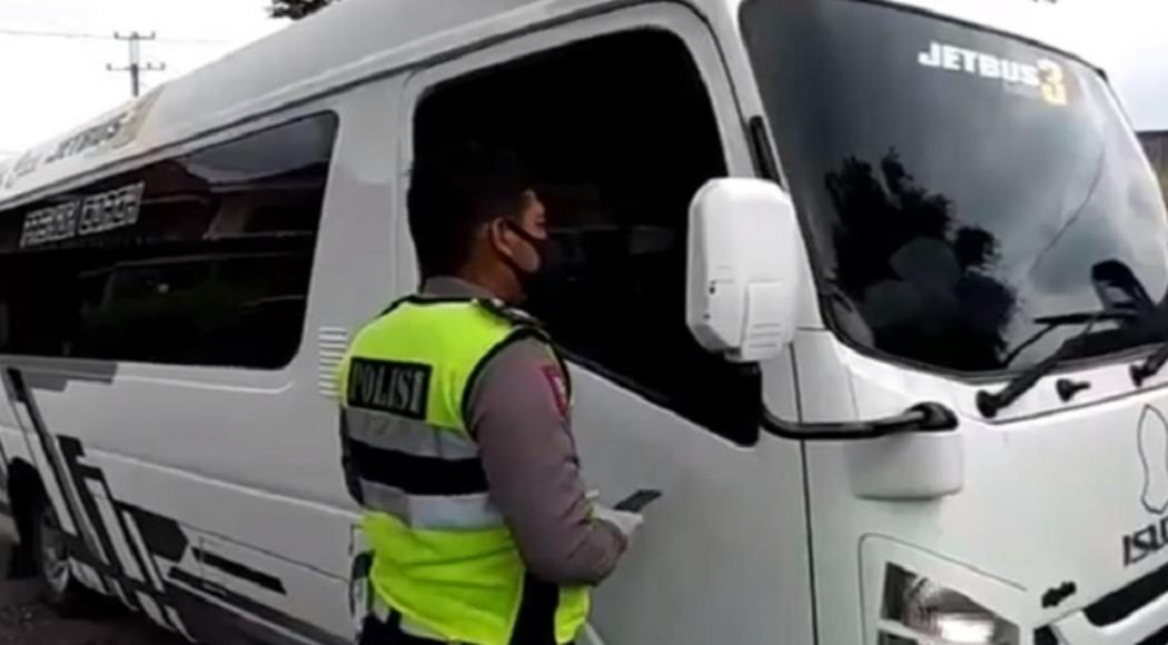 Jasa Travel Gelap, Antar Pemudik ke Kampung Halaman dengan Biaya Fantastis