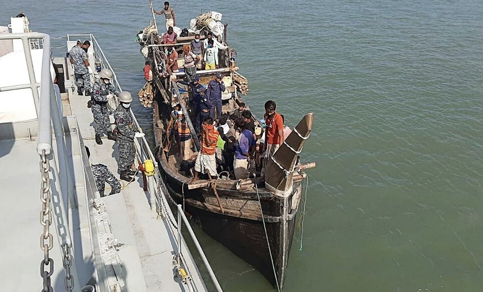 Pengakuan Pengungsi Muslim Rohingya: Lebih Baik Mati Tenggelam di Laut