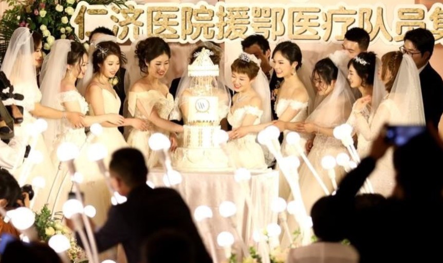 Kisah Para Perawat Pasien Virus Corona yang Difasilitasi Menikah Setelah Bertugas di Wuhan