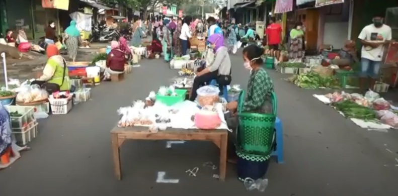 Bermula dari Jateng, Aturan Jaga Jarak di Pasar Tradisional Diterapkan secara Nasional