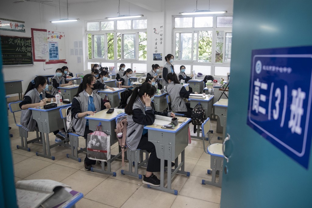 Reaksi Anak-Anak Wuhan Bisa Kembali Bersekolah: Senang Sekali, meski Lusa Ada Ujian