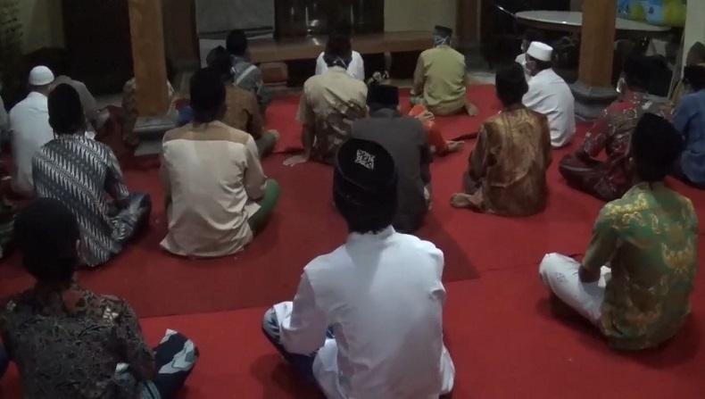 Contoh Teks Pranatacara Tahlilan Bahasa Indonesia, Singkat Mudah Dihafal!