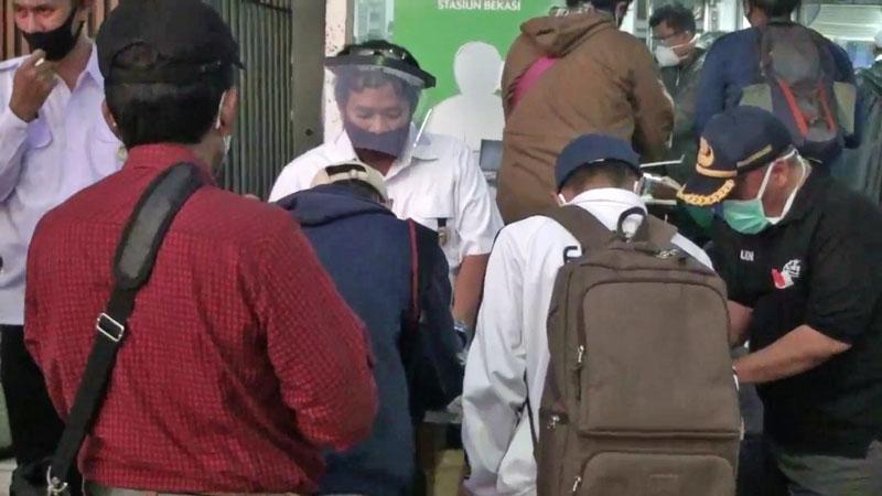 Tes Swab Massal di Stasiun Bekasi, 3 Pengguna KRL Tujuan Jakarta Positif Covid-19