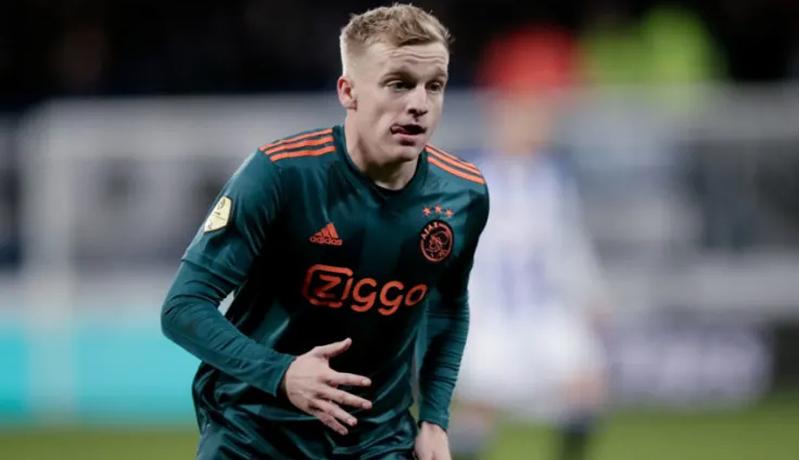 Ajax Beri Jalan MU Datangkan Donny van de Beek