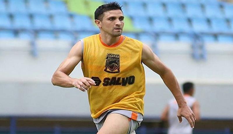 Curahan Hati Pedro Javier Velazquez soal Bepe dan Jakmania