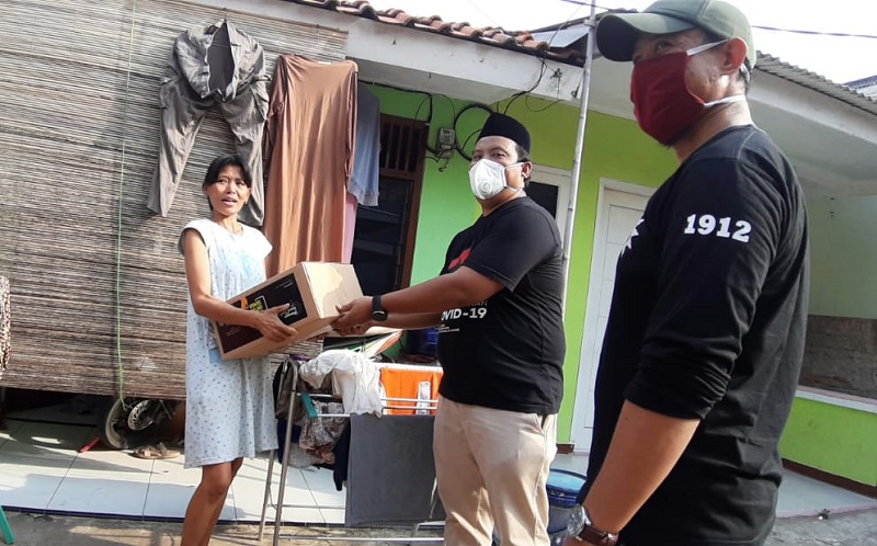 Bagi Sembako di Bekasi, Pemuda Muhammadiyah: Supaya Bermanfaat bagi Bangsa dan Agama