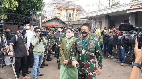 KSAD Jenderal TNI Andika Perkasa Pimpin Upacara Pelepasan Jenazah Djoko Santoso