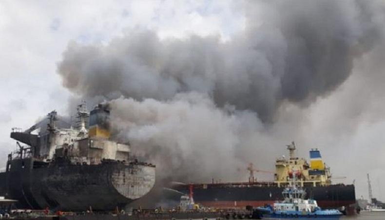 Kronologi Kapal Tanker MT Jag Leela Terbakar saat Docking di Galangan Belawan